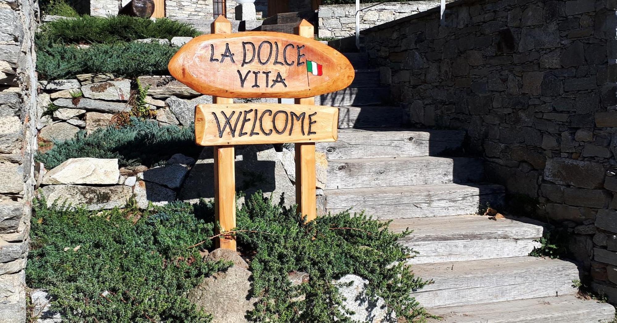 La Dolce Vita Chalet マッシーノ・ヴィスコンティ エクステリア 写真